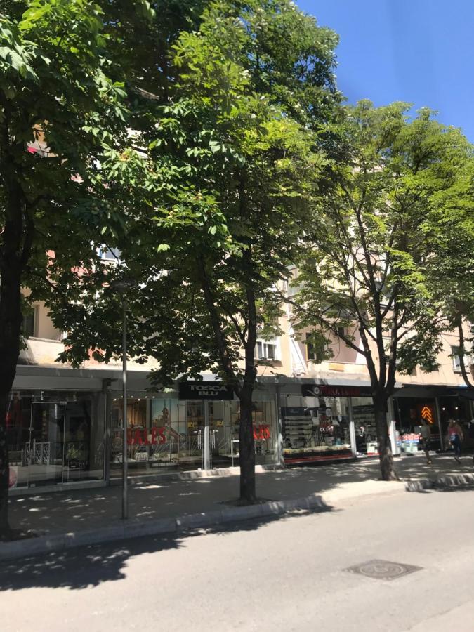 Proper House Iva Apartment Тирана Екстериор снимка