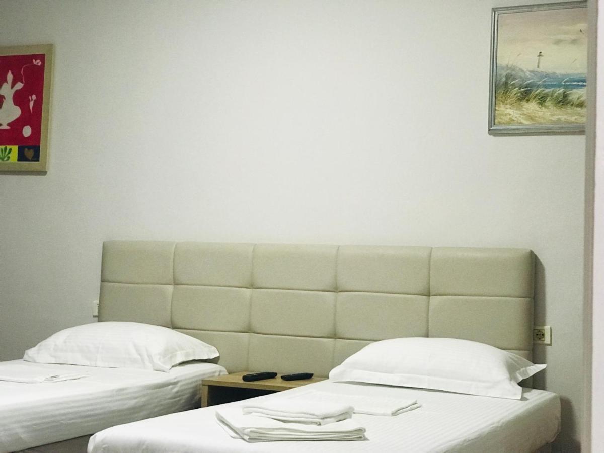 Proper House Iva Apartment Тирана Екстериор снимка